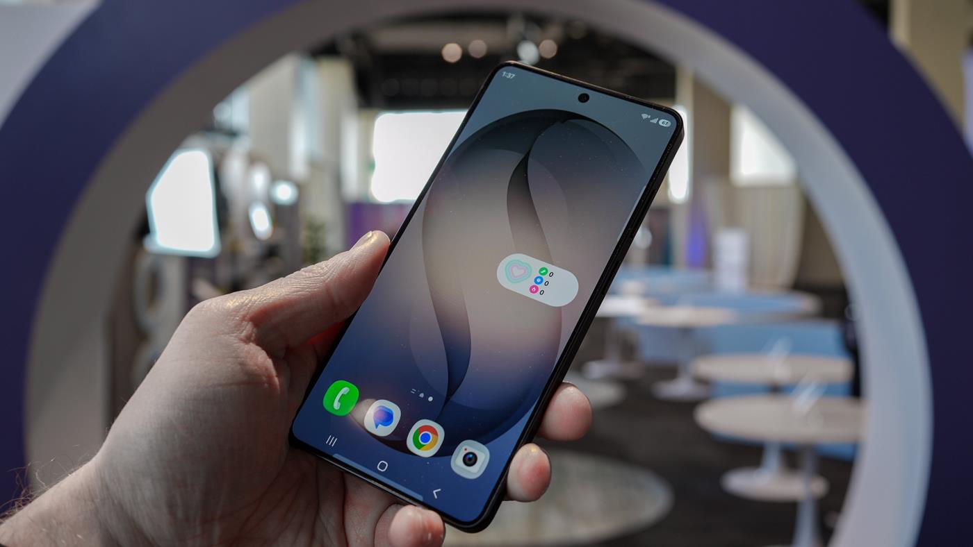 Samsung, Apple’ın başaramadığını başardı: Galaxy S26 Ultra daha hafif ve ince tasarımla geliyor