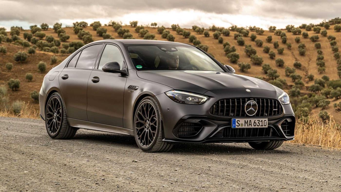 Dört silindirli AMG C63 için yolun sonu: Saf benzinli motor yolda