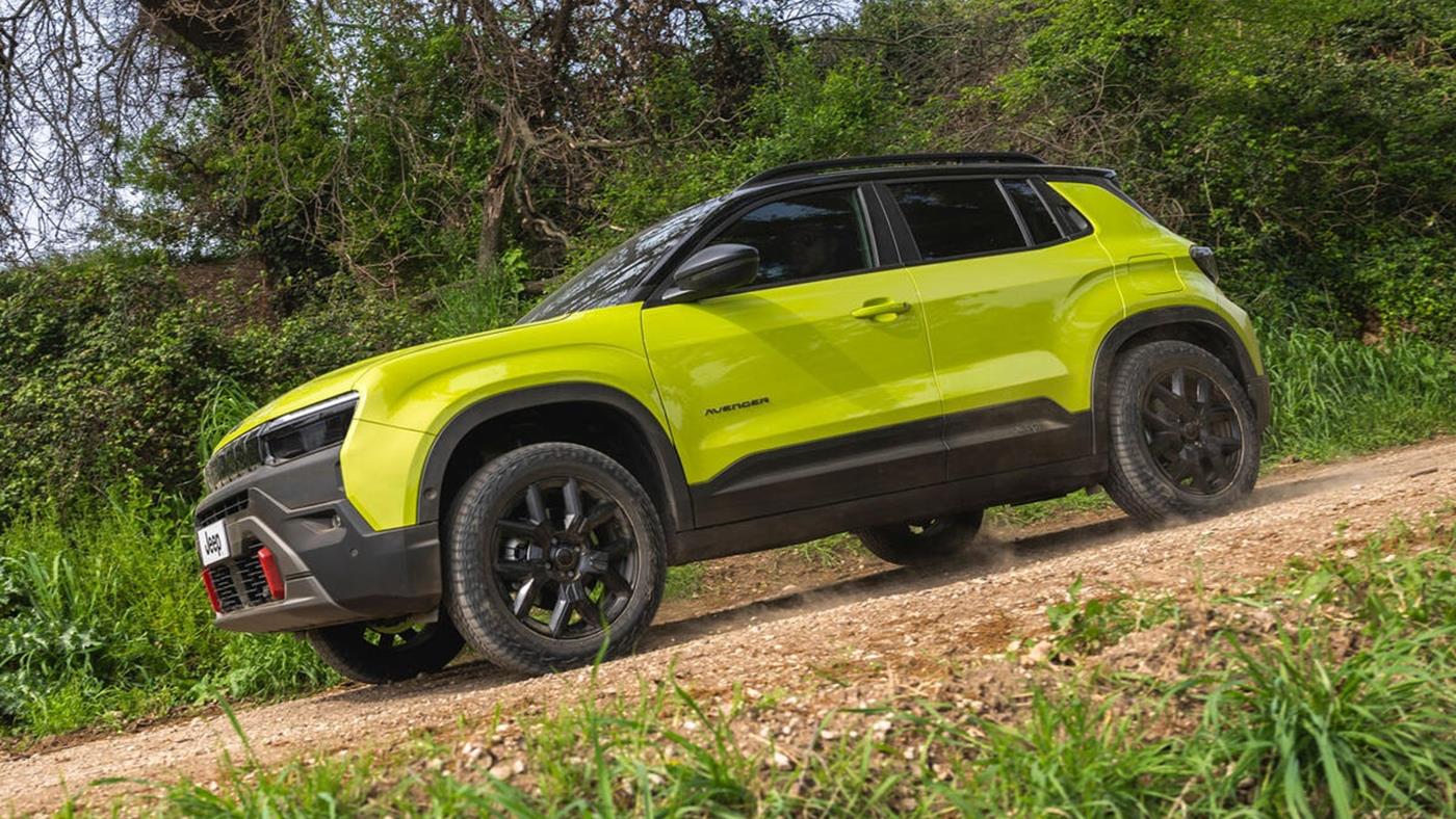 Jeep Avenger yenilendi: LED panjur ve iç mekân güncellemeleriyle geldi
